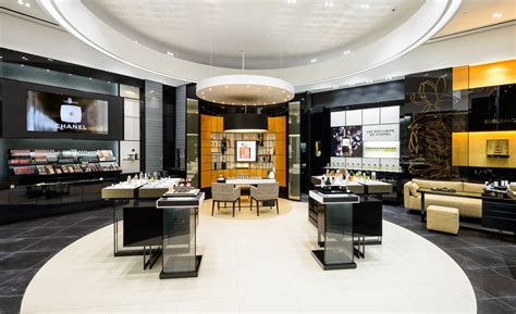 CHANEL BEAUTY BOUTIQUE .